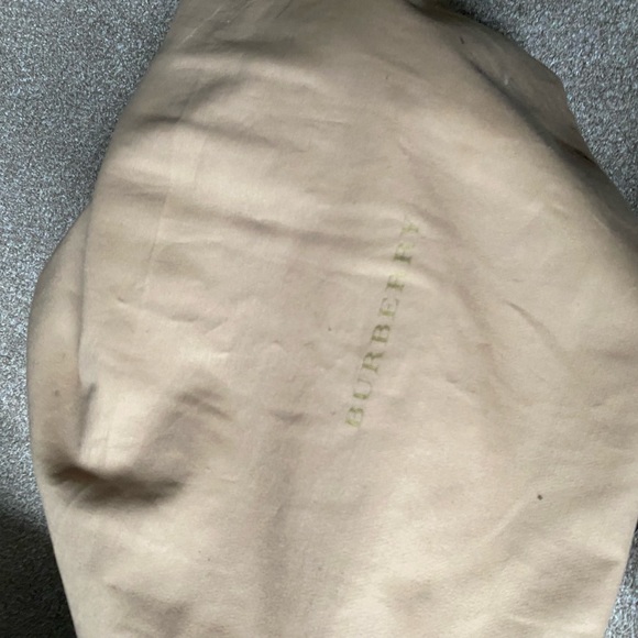 PEBBLE LEATHER BURBERRY BAG - Picture 7 of 12